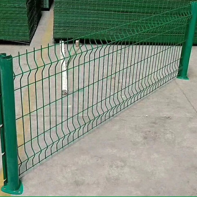 东莞惠州防护围网公路机场桥梁隔离网小区学校护栏网桃形柱护栏