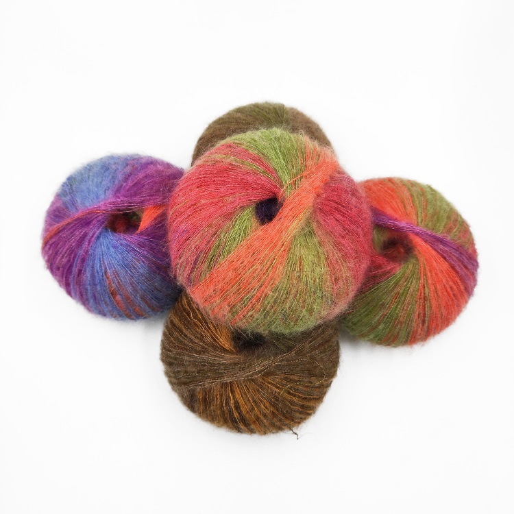 厂家供应13支段染毛腈尼拉毛纱特种纱线毛衣帽子围巾专用花式纱