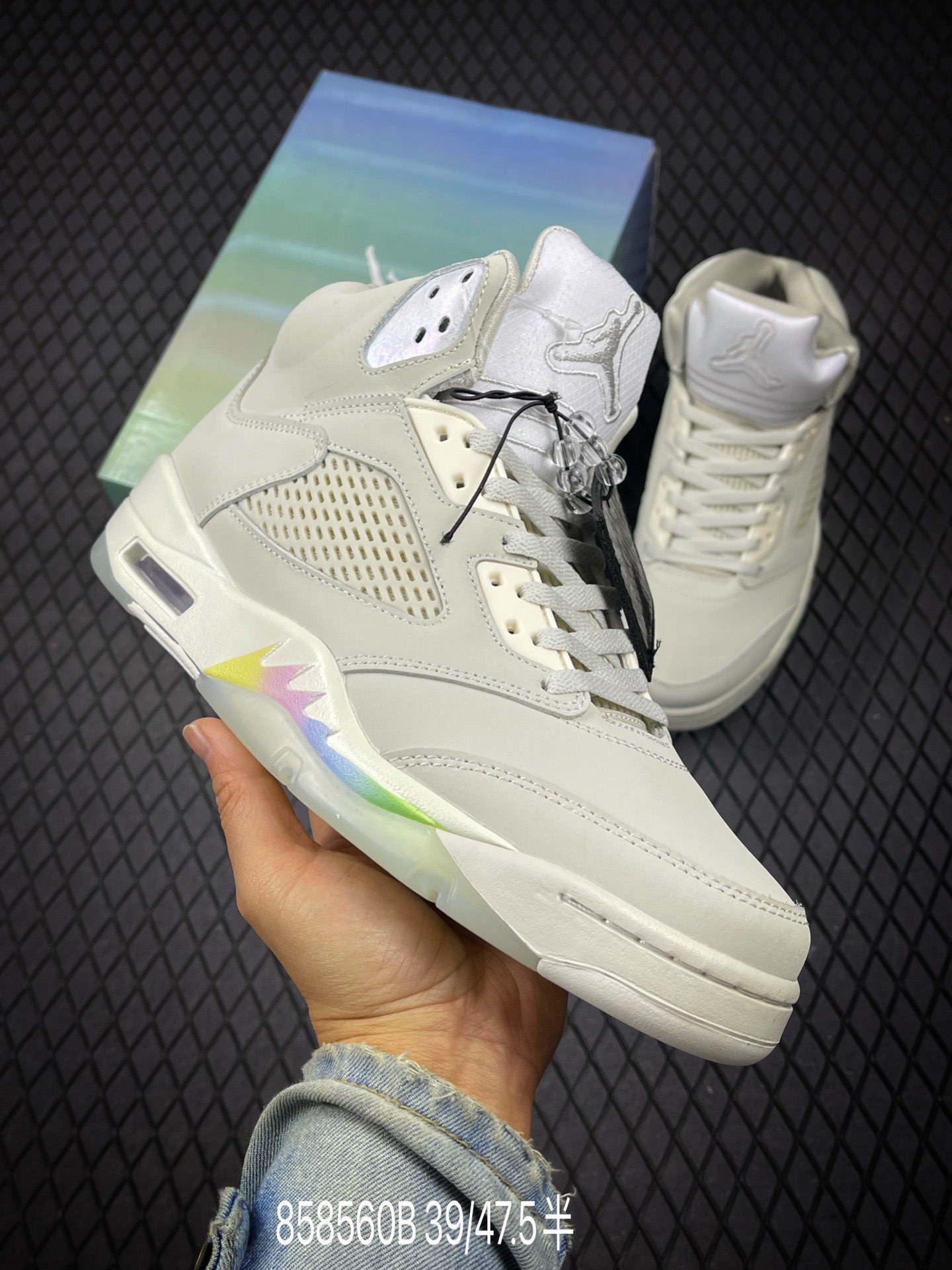 2025 nuevo color AJ5 negro y blanco flujo de arce de batalla real de alto rendimiento retro versátil zapatos deportivos de baloncesto masculino y femenino 3D vertical