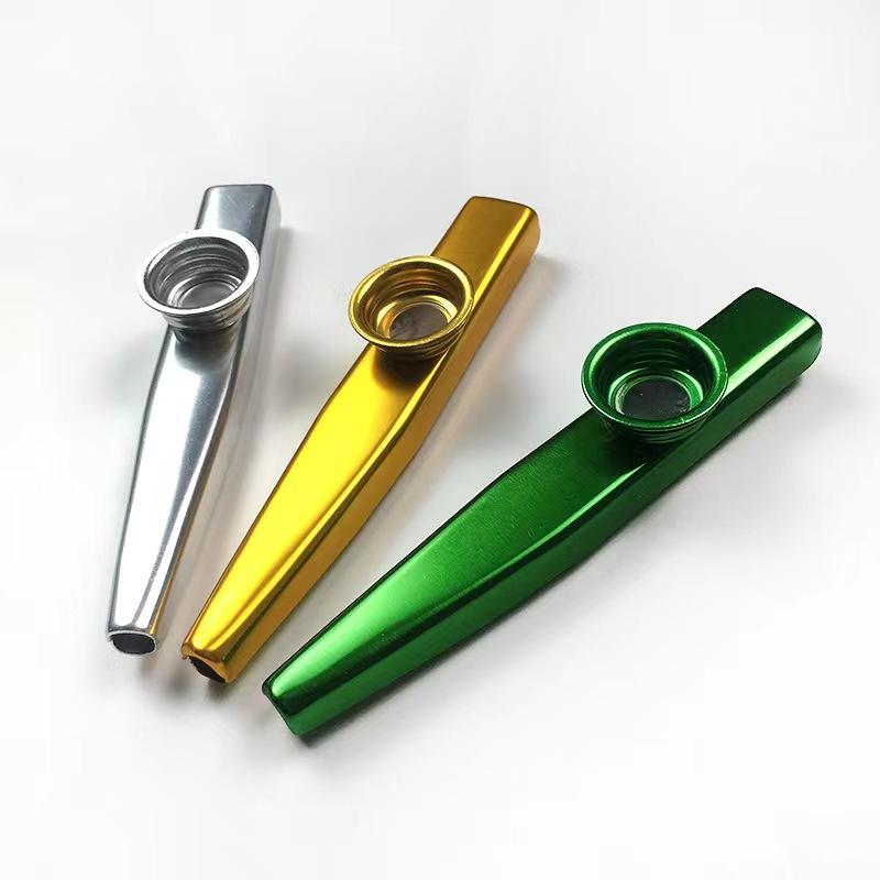 Gold-plated Kazoo mouth-blown musical instrument, beginner's companion, simple and easy to learn, compact and portable, small musical instrument for accompaniment.