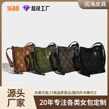 跨境爆款手工编织包2025小众设计编织通勤托特包单肩字母包斜挎包