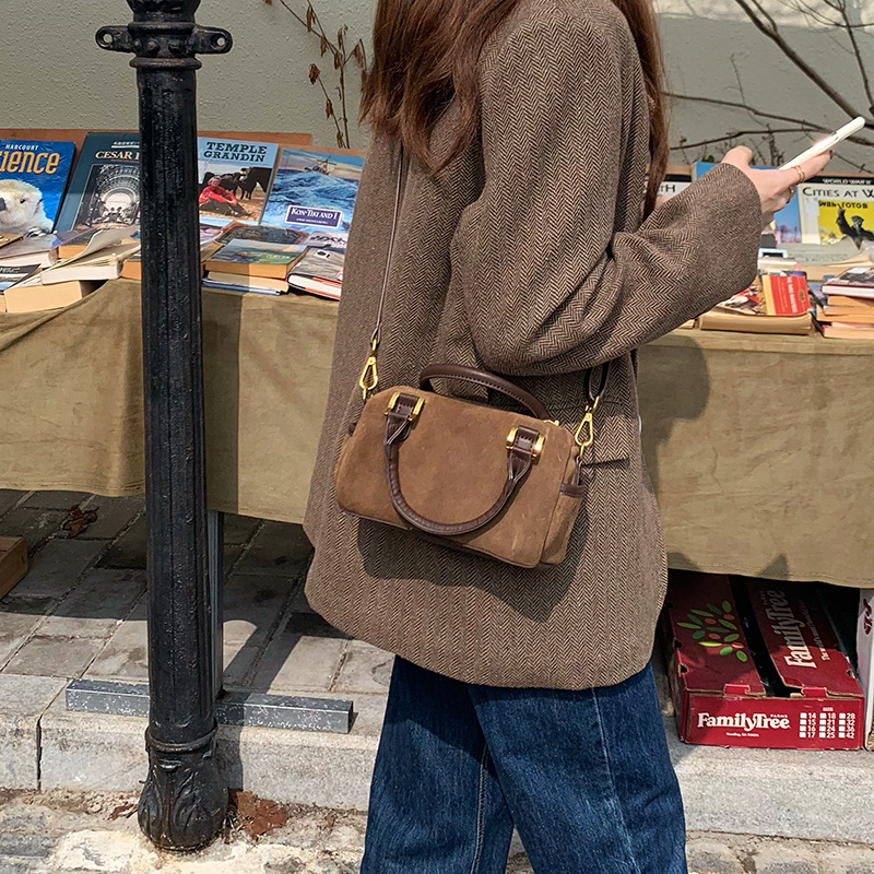 Korean version of autumn and winter new retro suede versatile shoulder diagonal span small bag, Boston portable women's bag pillow bag_voghion.com