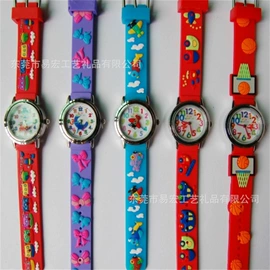 钥匙扣及钥匙扣配件;证件卡、挂绳;手机防滑垫