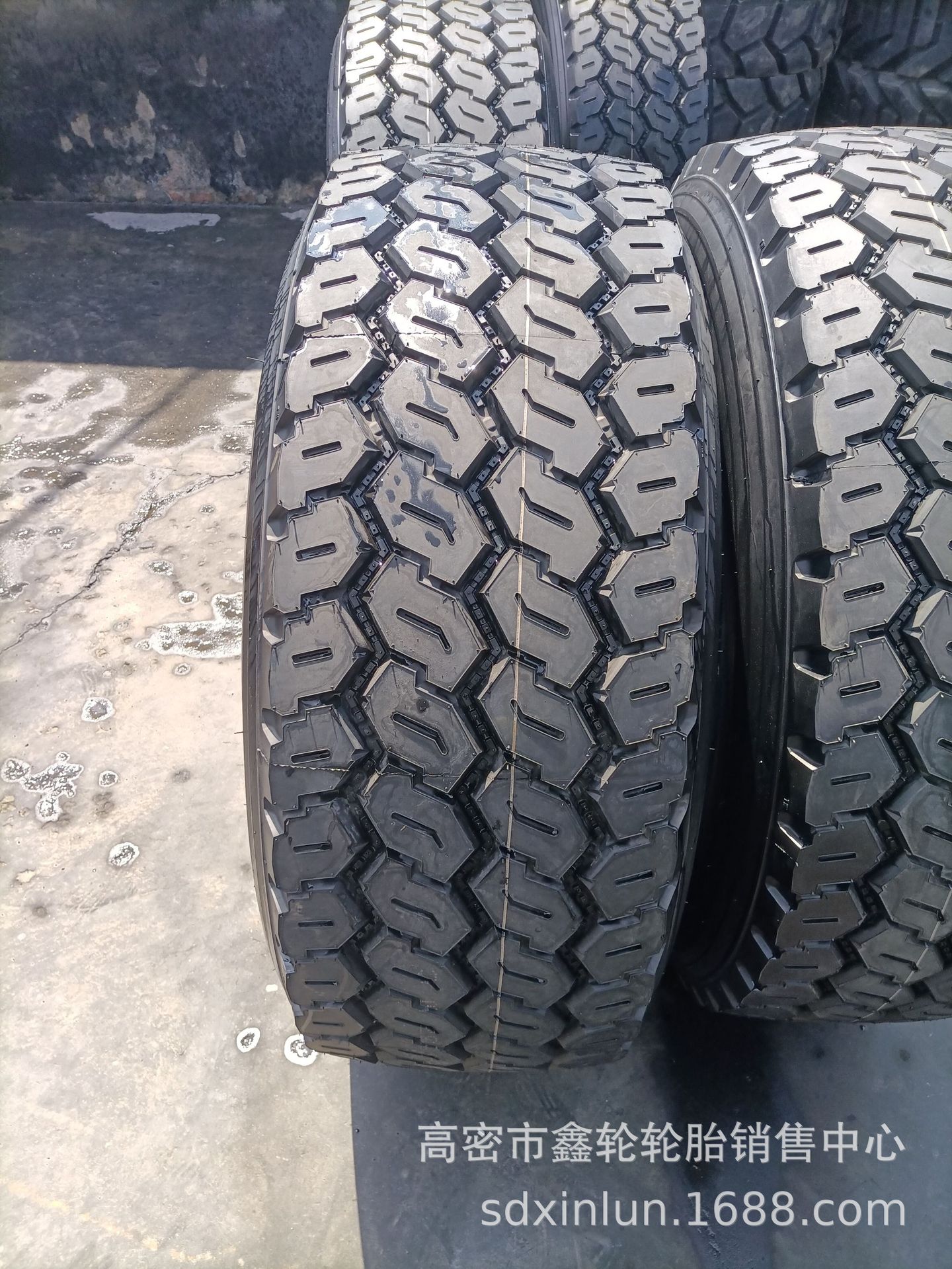 供应425/65r22.5 495 435 425 445/50R22.5 19.5油罐车轮胎