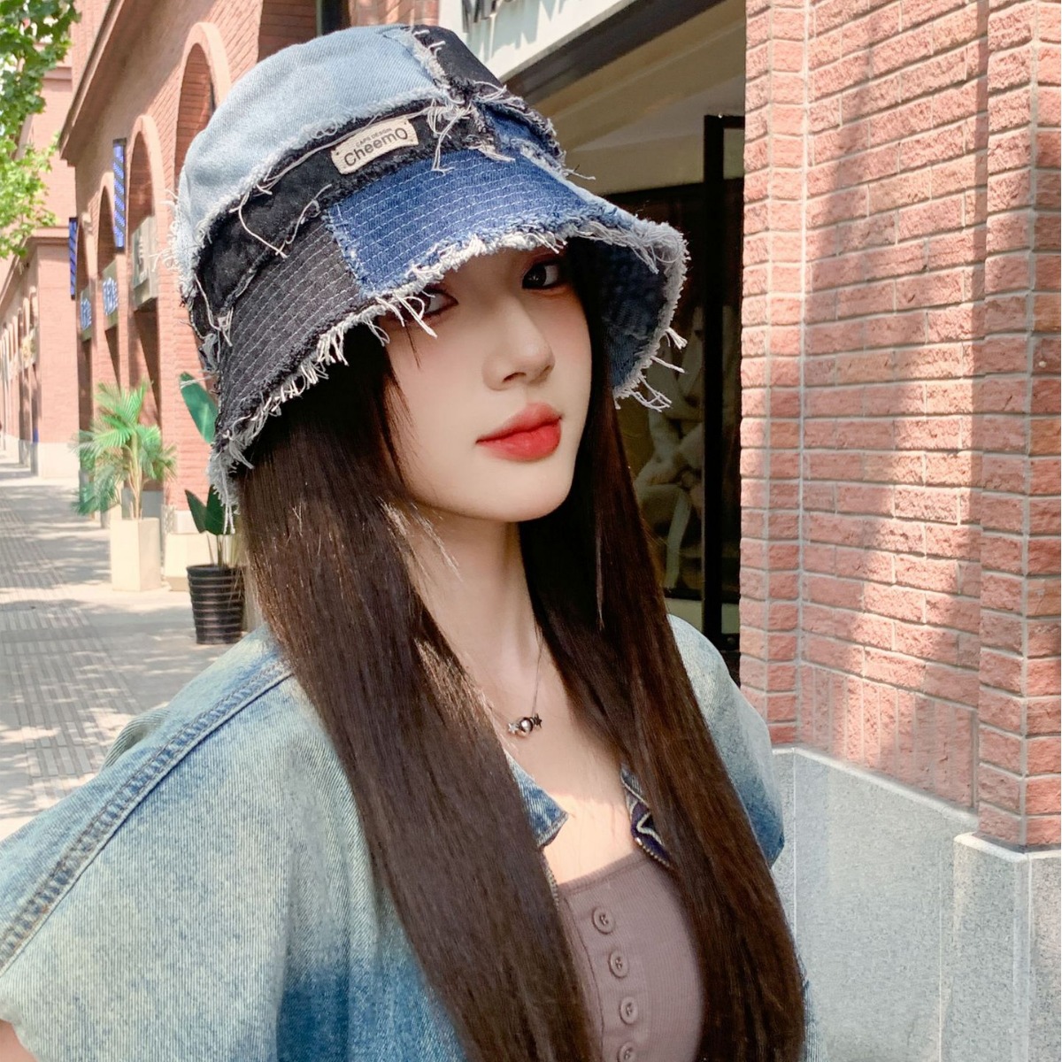 Cappello da cowboy in denim da donna con bordo sfilacciato_voghion.com