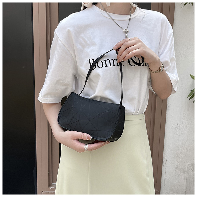 Summer Fashion Hit Color Underarm Shoulder Bag display picture 5