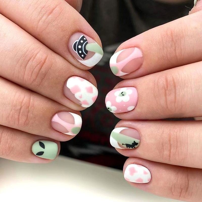 Foreign Trade Style Fresh Pink and White Girly Matte Cow Print Nail Tips Sweet Cool Personality Alien Design Press-On Nails