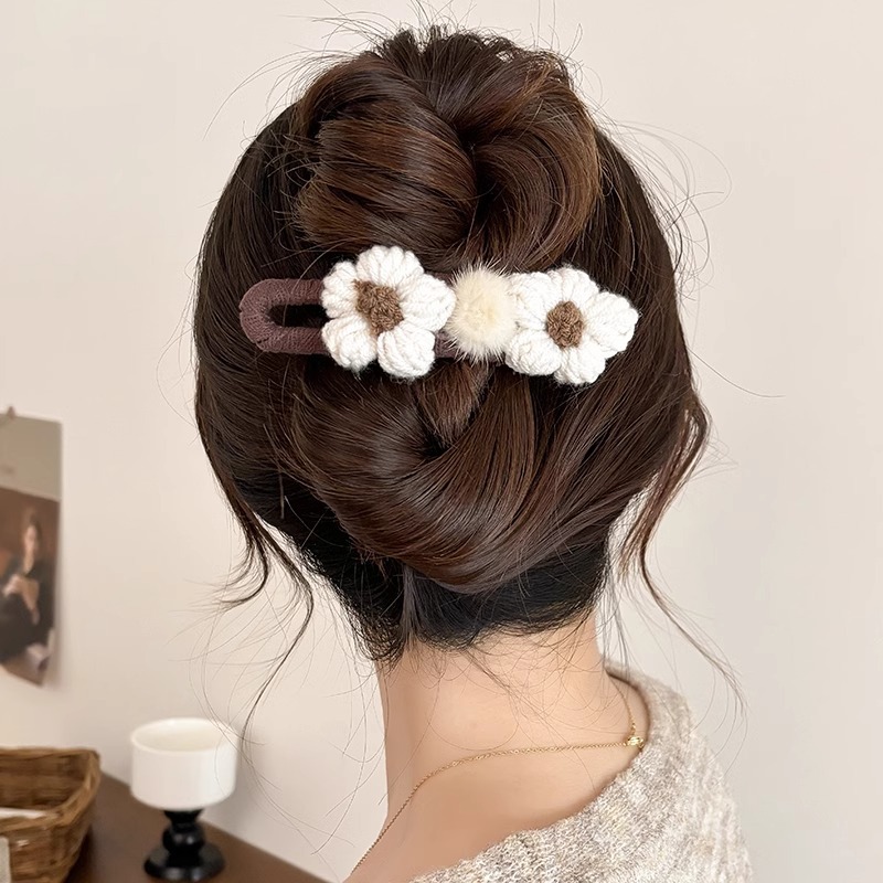 Flores de alta sensación boca de pato clip de cabello grande cabeza atrás clip de cabello para mujeres 2025 nuevo caño invierno peluche