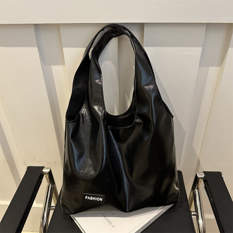 Bolsa de brazo retro nicho para mujeres 2024 otoño y invierno nueva moda coreana bolso de hombro de gran capacidad