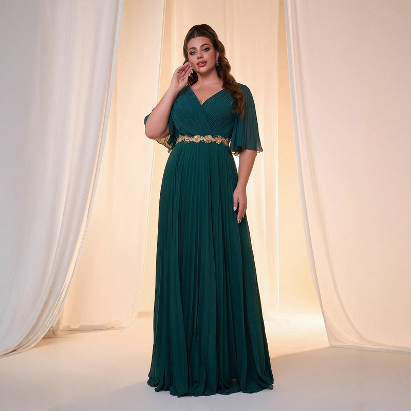 European and American Style V-Neck Plus-Size Women's Long Chiffon Dress with Pleats, Suitable for Prom, Evening Parties, Adult Ceremonies, and Everyday Wear