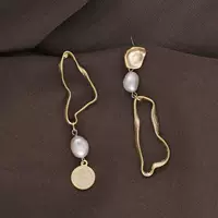 Серьги-подвески из серебра S925 с корейским матовым асимметричным геометрическим ретро-портретом и жемчугом с преувеличенным дизайном.