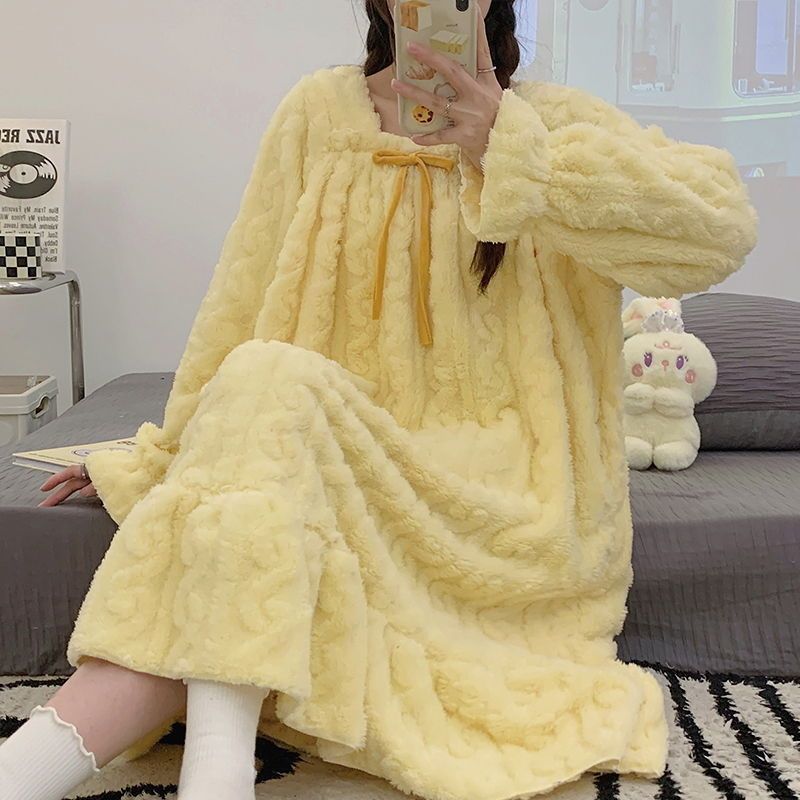 산호 플리스 나이트드레스 여성 가을과 겨울 라운드넥 긴팔 따뜻한 플러스 벨벳 두꺼운 플란넬 무릎 위 플러스 사이즈 홈 의류