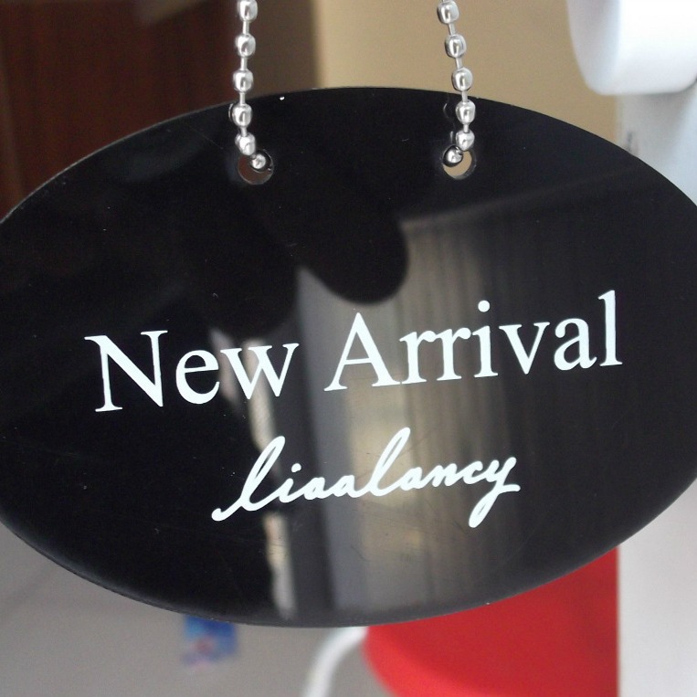 供应黑色亚克力牌 塑料亚克力挂牌 酒店商店门挂牌家居简约