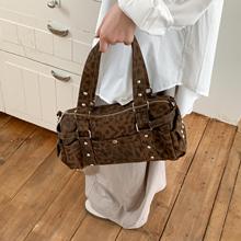 新款复古豹纹包机车铆钉小众跨境腋下包韩系潮流时尚单肩斜挎包女