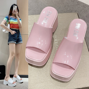 Women's thick-soled wedge sandals, 2024 spring new style, white and fashionable, heightened platform flat sandals