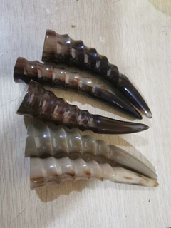 牛角尖摆件按摩器头部有裂