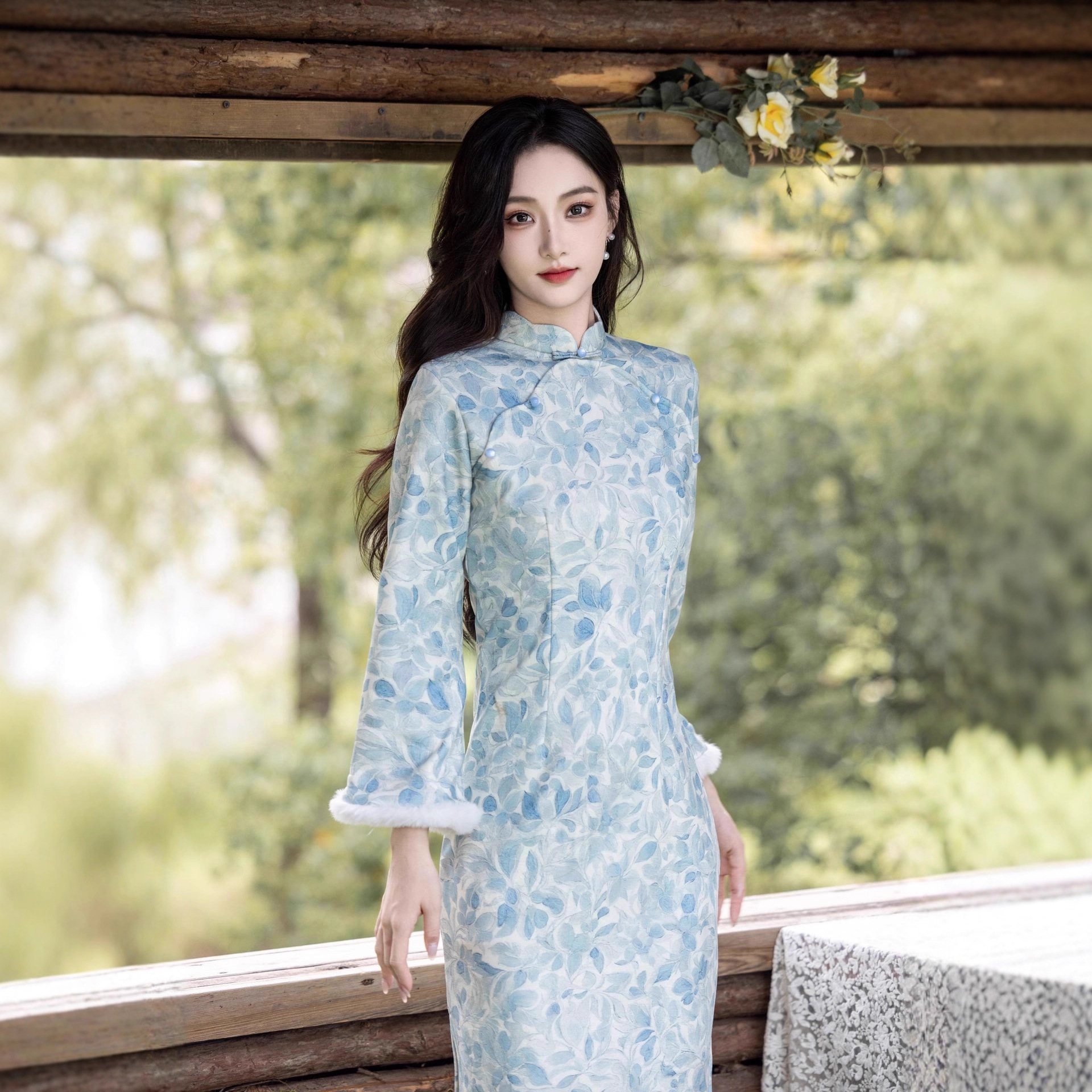 绝美蓝色长款旗袍2025新款秋冬爆款高级感年轻款少女日常改良旗袍