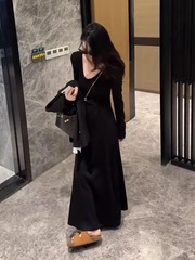 270克棉磨毛【秋】新款极简百搭VU领纯色长袖修身显瘦大A连衣裙潮