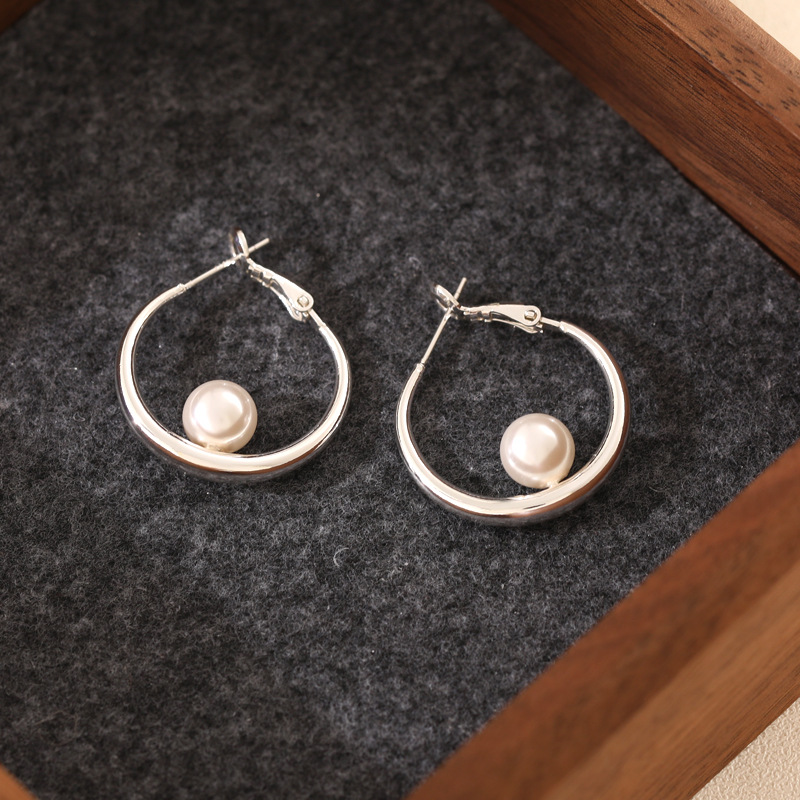 Pearl Minimalist Ear Clips For Women Personalized Light Luxury_voghion.com