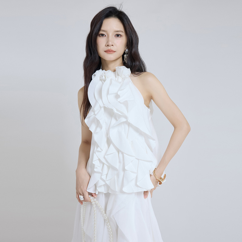 【Heartbeat Muse】Sleeveless Halter Neck Shirt with a Design Sense of Multi-Layered Ruffles and Three-Dimensional Floral Embellishments, Off-Shoulder Top 【Heartbeat Muse】Sleeveless Halter Neck Shirt with a Design Sense of Multi-Layered Ruffles and Three-Dimensional Floral Embellishments, Off-Shoulder Top