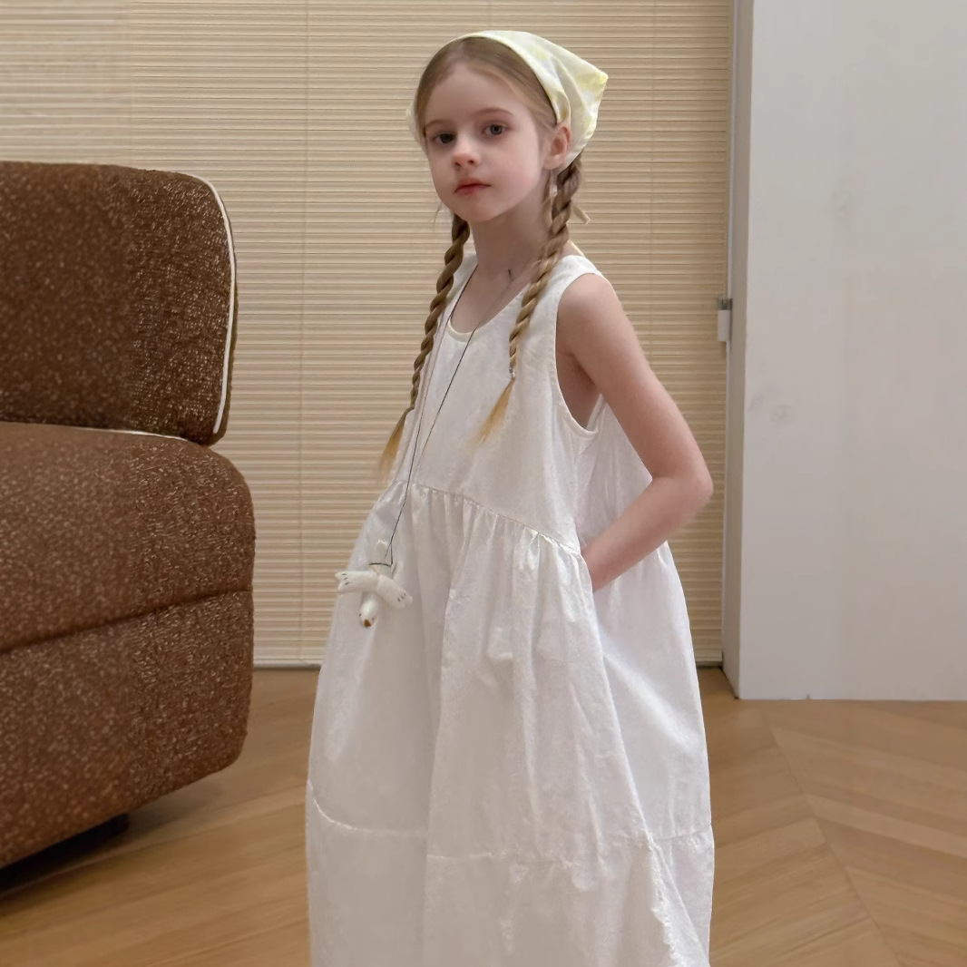 Summer 2026 New Style Girls' White French-Style Spaghetti Strap Dress, Trendy and Stylish Long Dress for Older Children