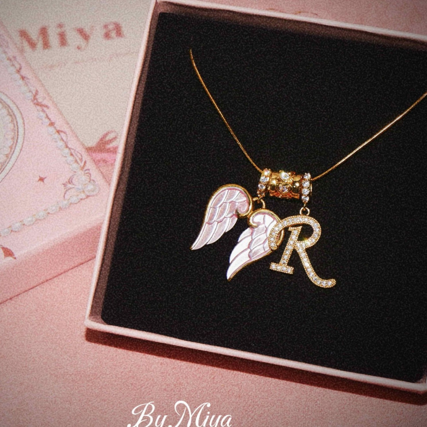 European and American Cross-Border Hot-Selling Items: Zircon Letter Wing Necklace, Sweet and Cool Hot Girl Style Jewelry, Niche Design