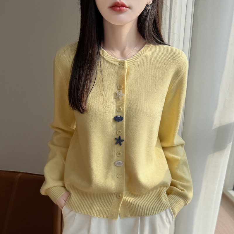 Early Spring New Style Starfish Shell Button Round Neck Slimming Knit Cardigan for Women Yellow Andy Velvet Sweater Jacket