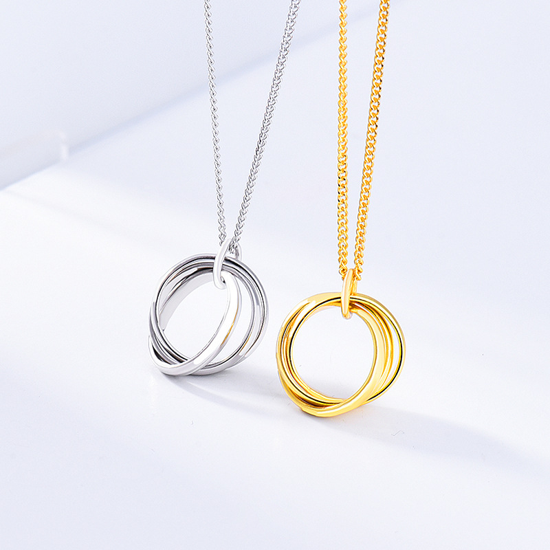 Small design necklace