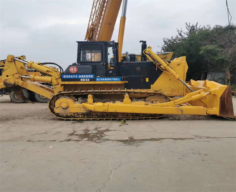 Bielorrusia exporta excavadora de alta calidad de segunda mano 320 220, buena calidad de operación sin preocupaciones. image 3
