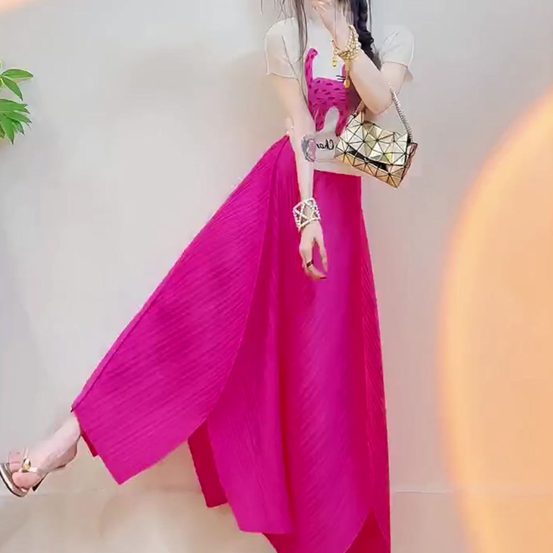 Super Nice-Looking, Whitening and Slimming Outfit, a Complete Set of Miyake Summer Slim-Fitting Cat Pattern Tops and Skirts Pleated Suits Super Nice-Looking, Whitening and Slimming Outfit, a Complete Set of Miyake Summer Slim-Fitting Cat Pattern Tops and Skirts Pleated Suits