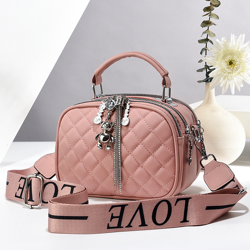 Taizhou bolsos de mujer bolsos de moda diamante bolsos de mano colgantes osos bordas tres capas bolsos de hombro