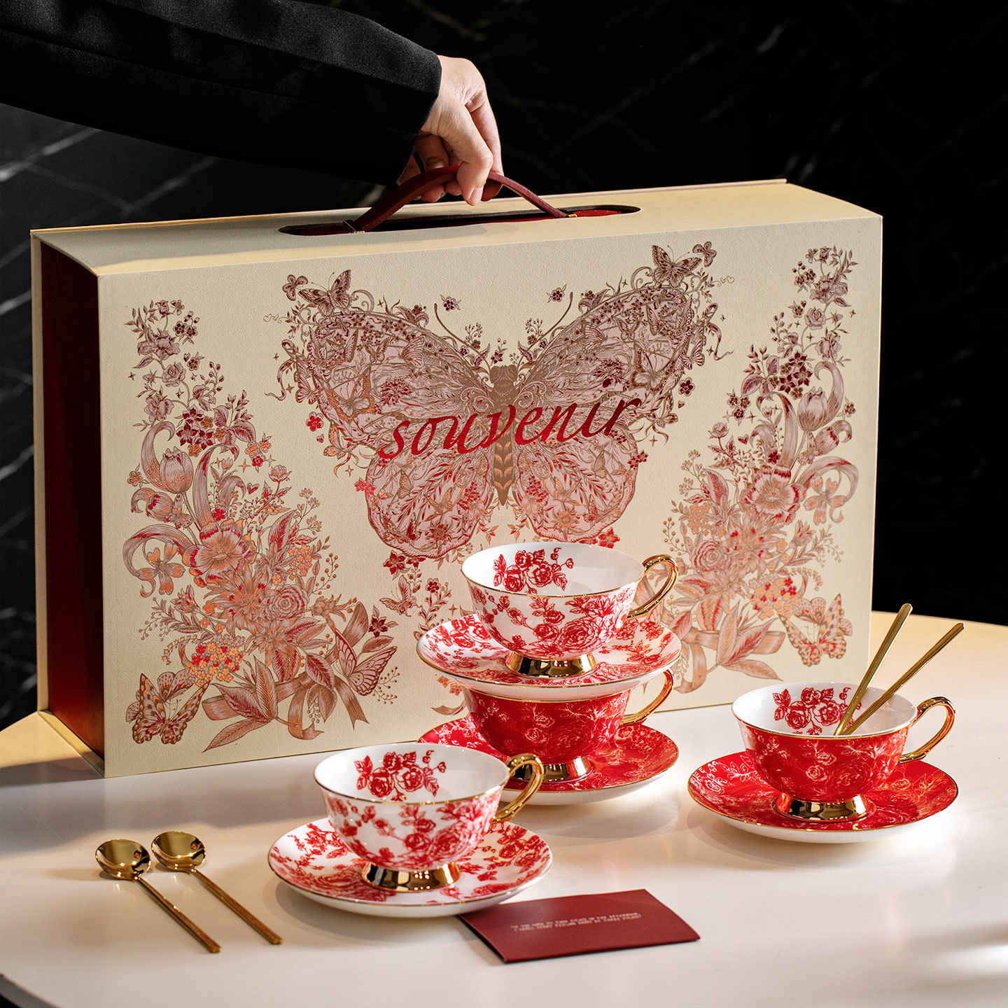 Shane Creative Japanese Rose Cup Juego de taza de té de la tarde de porcelana de hueso de lujo ligero Regalo de boda de cumpleaños de novia