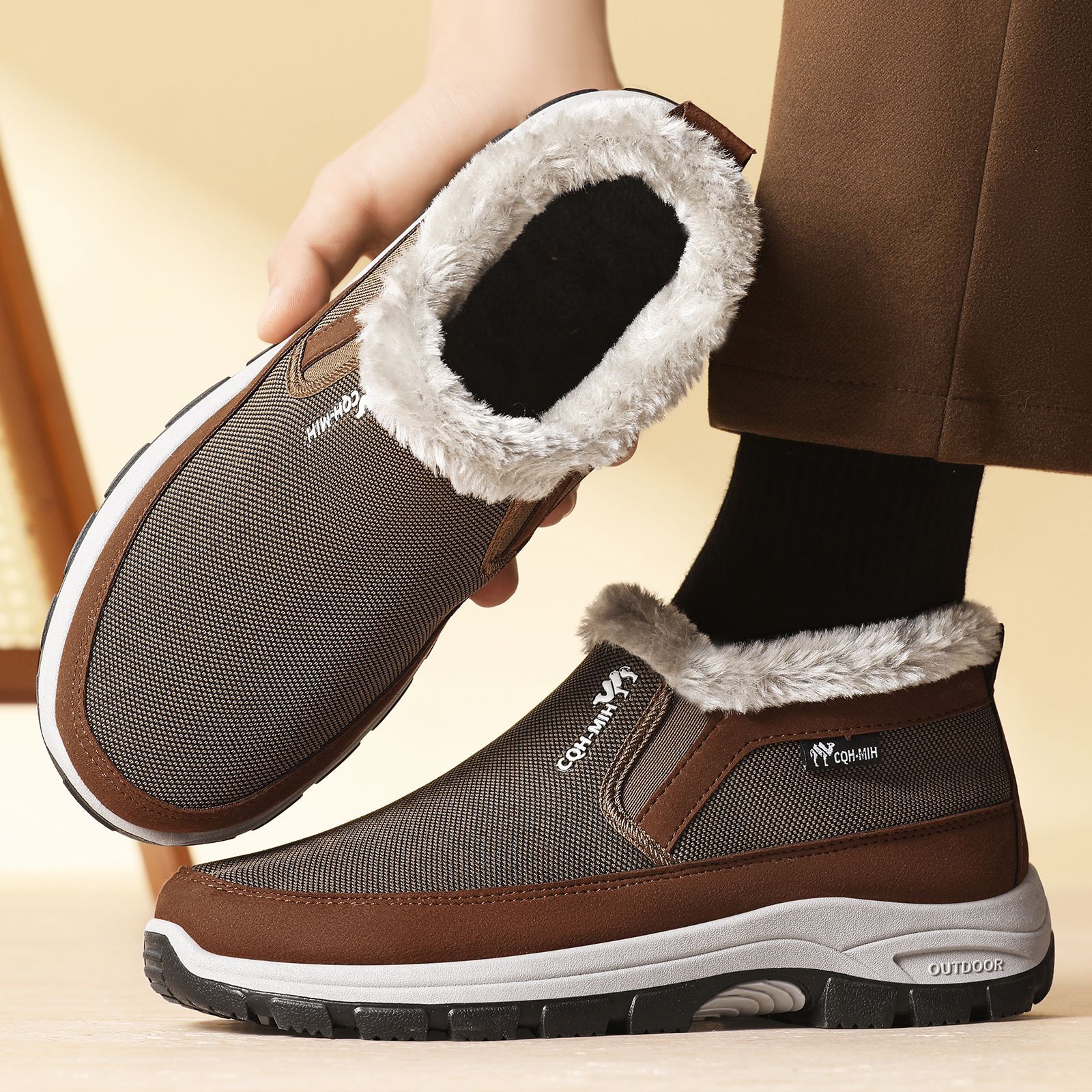Men's shoes 2026 winter new casual comfortable cotton shoes slip-on with plush lining and thickened sole dad shoes versatile non-slip cotton boots