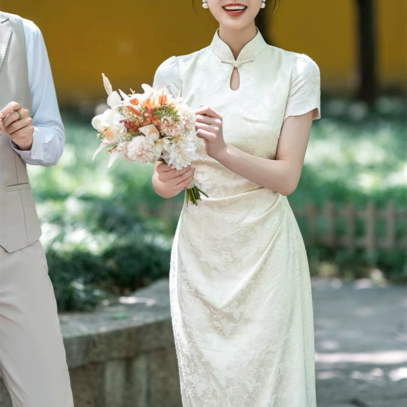 Летнее новое китайское белое улучшенное женское платье Cheongsam Qingshuzhai, стиль 2025 года для небольших людей, которые можно носить на каждый день