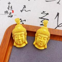 同じ逸品のベトナム沙金如来の仏の頭を生放送して黄銅の金メッキの仏像のネックレスをぶら下げて永保の平安を保証します。