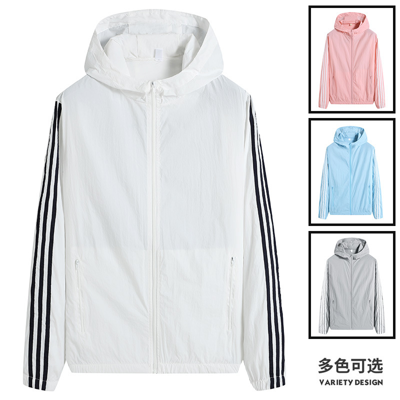 Ropa de protección solar con capucha de tres rayas para hombre, ropa de protección solar transpirable ultrafina, cortavientos de secado rápido para hombre, chaqueta para hombre