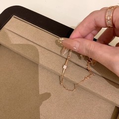 2025新款半镯细闪小方糖手链女款轻奢小众精致高颜值闺蜜手饰叠戴