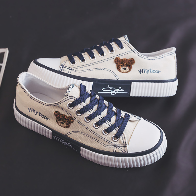 Hombres y mujeres de nicho de diseño oso bordado zapatos de lona de las mujeres 2023 nuevo estilo coreano versátil zapatillas para estudiantes moda femenina