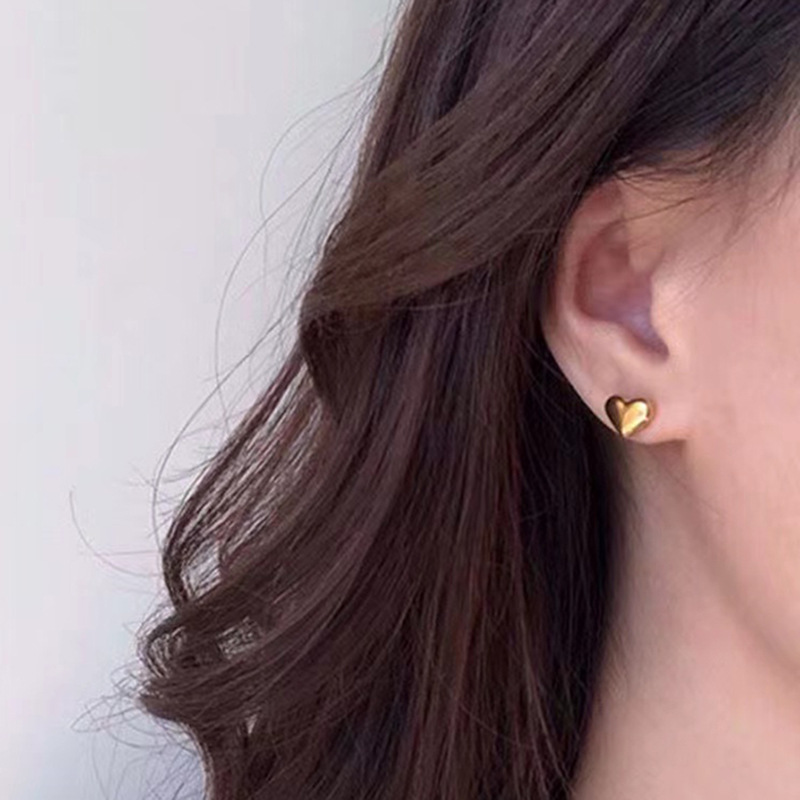 4g Weight Stainless Steel Ear Needle Material 18K Gold Plated Plating Material Ear Studs Classification 1 Pair Quantity Daily, Street Occasion Titanium Steel Material Heart Shape Pattern Women's Gender Simple Style Style 1 Pair Simple Style Heart Shape Titanium Steel 18K Gold Plated Ear Studs 2