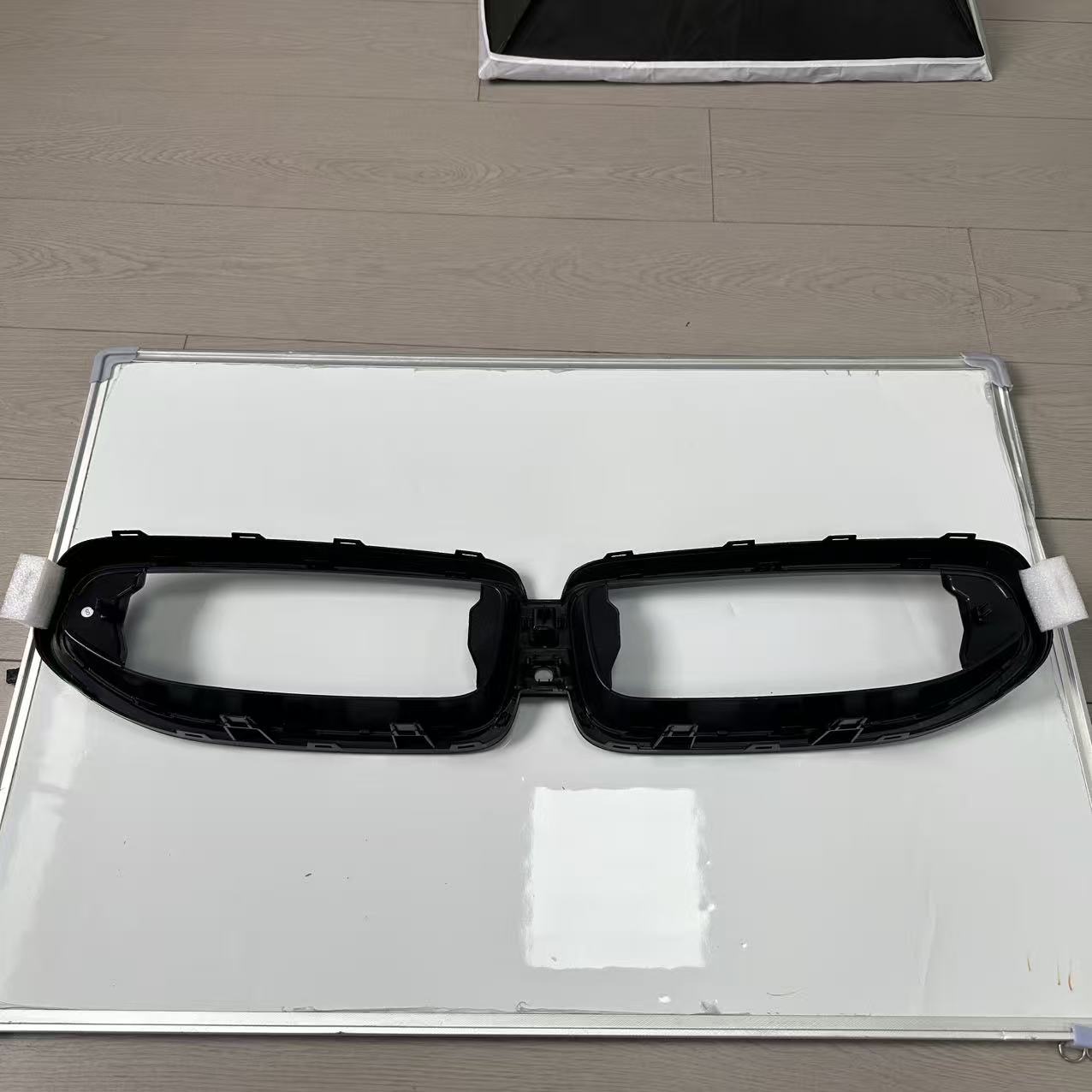 Suitable for BMW 2 Series G42 Glossy Black BMW Front Grille 51138098225