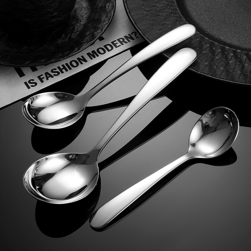 316ステンレスは丸いスプーンを深めます。家庭用子供はご飯を食べます。|undefined