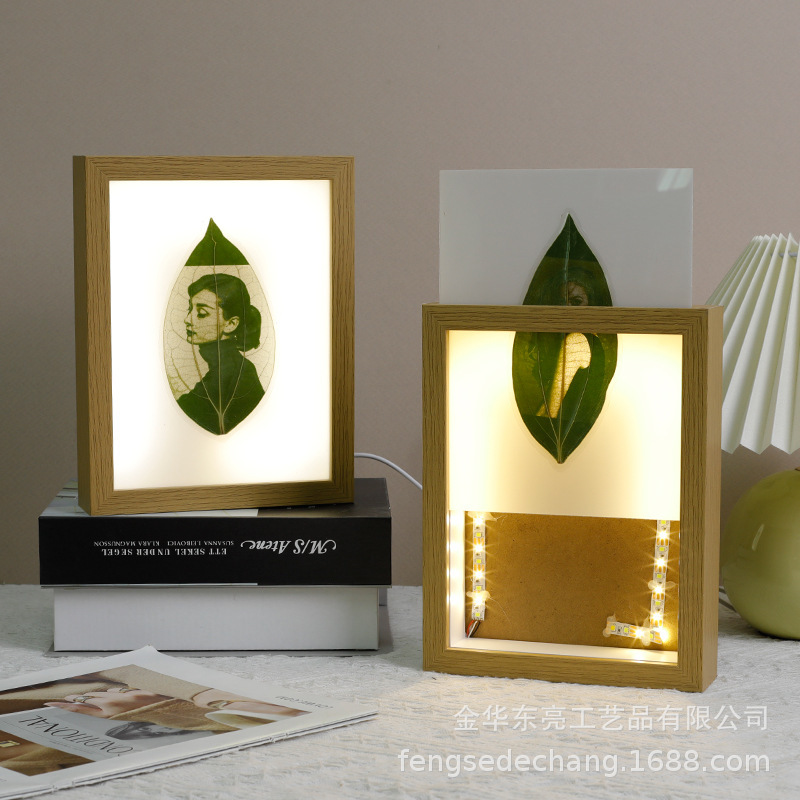 Leaf Carving Photo Frame with Light Source Leaf Carving Photo Gifts Wholesale for Girls and Girlfriends Holiday Birthday Gifts Leaf Carving Photo Frame with Light Source Leaf Carving Photo Gifts Wholesale for Girls and Girlfriends Holiday Birthday Gifts