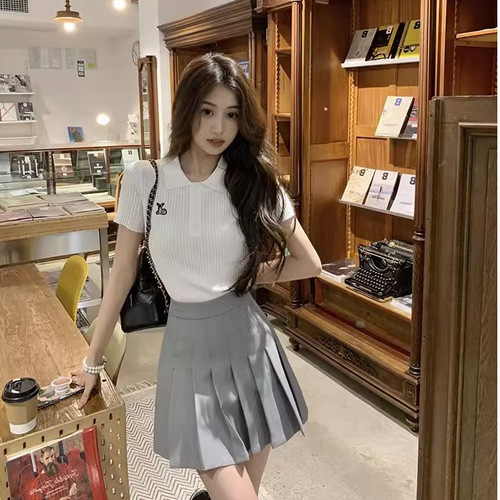 New knitted short-sleeved T-shirt for women, summer white ice silk short half-sleeved base shirt/top.