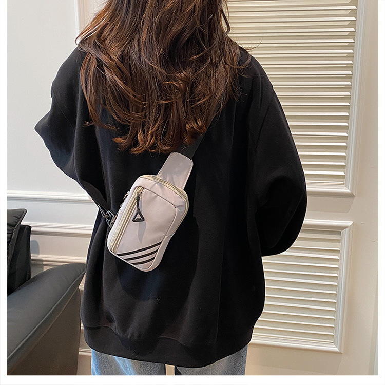 Fashionable crossbody phone bag, niche chest bag, mini crossbody bag, casual Japanese sporty small bag, light and simple single-shoulder bag undefined