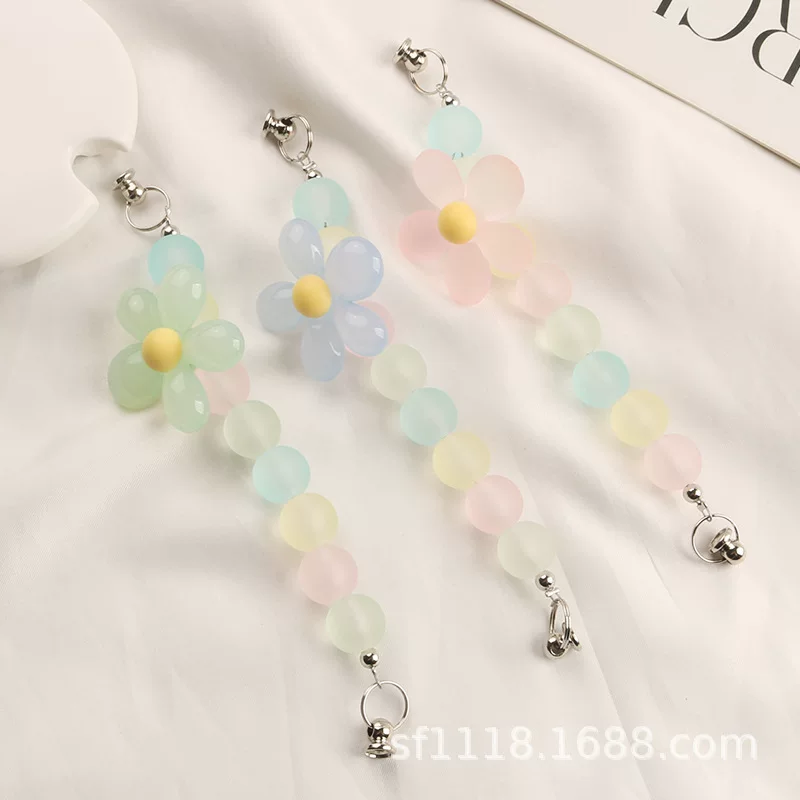 Mobile phone, short creative fresh chain, bag accessory, pack