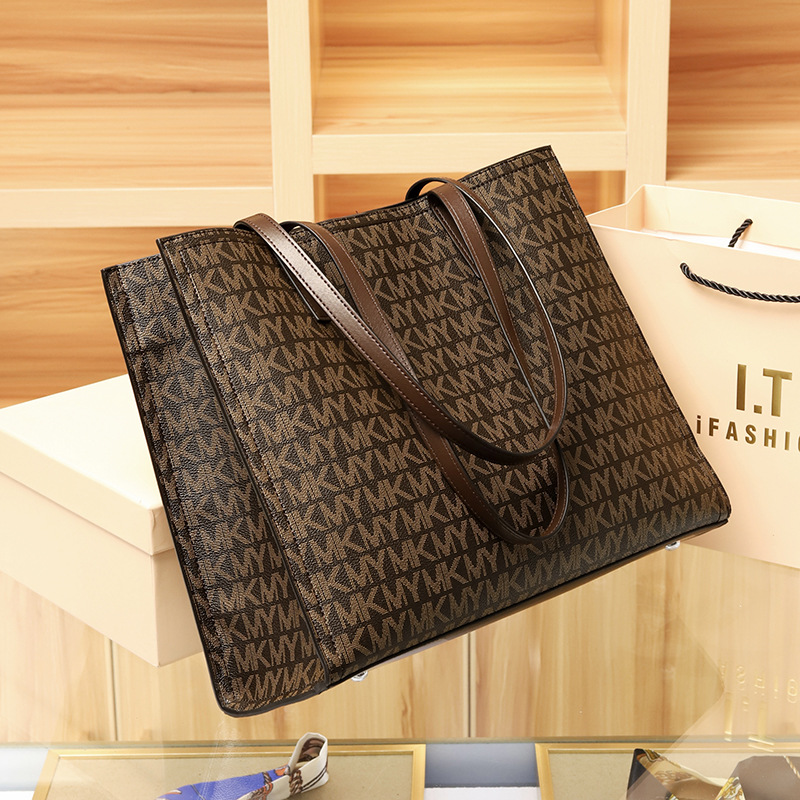Large Capacity Tote Bag For Women 2025 New Trendy Fashion Luxury Shoulder Bag Niche Design Handbag - Thumbnail 4