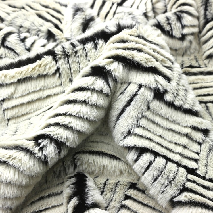 仿毛皮草人造毛皮色织提花BV激光杏条长毛绒大濑兔毛绒布服装面料