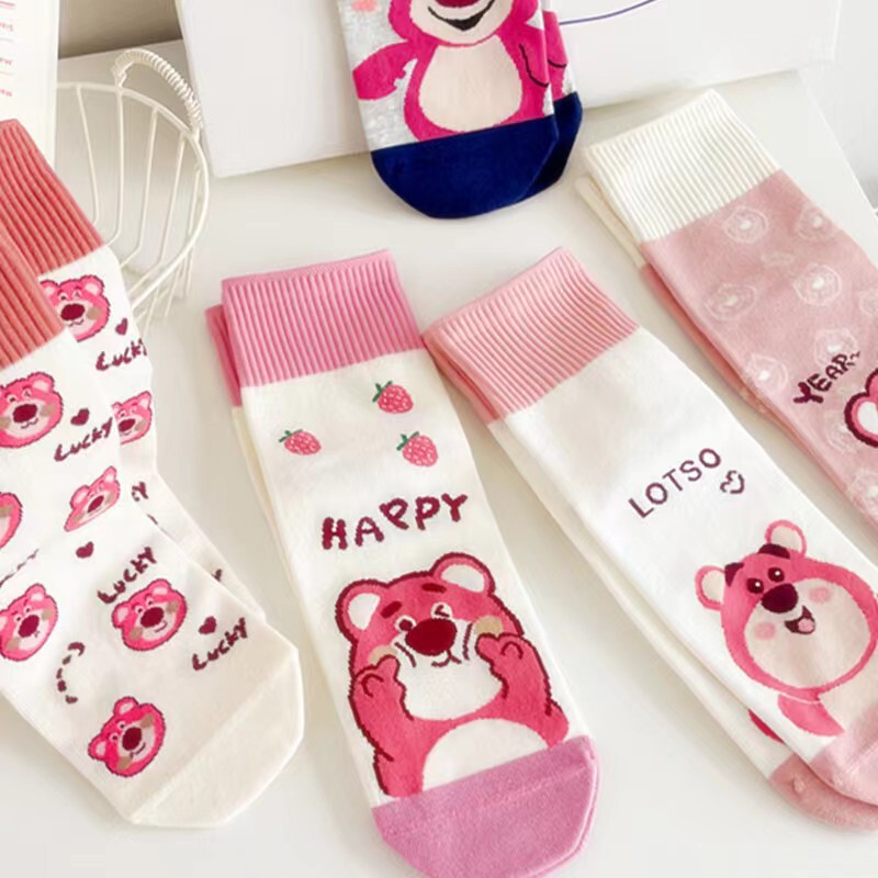 Strawberry bear socks female student Korean style mid-calf fashion all-match Japanese cute boneless non-ankle-tied all-in-one machine Current manufacturer