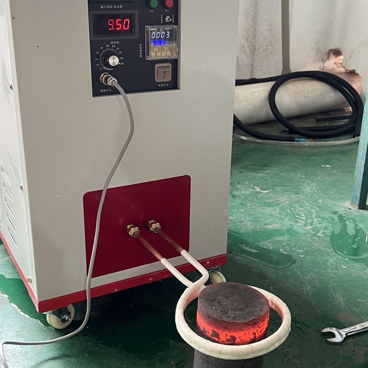 高频感应加热机熔炼炉设备小型手持焊接加热器退火淬火车锻造设备