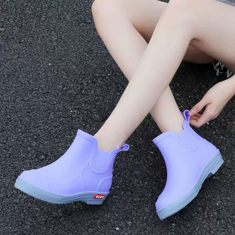 Женская обувь для воды, женские резиновые сапоги, короткие резиновые сапоги на мягкой подошве для стирки, модные студенческие бархатные модные водонепроницаемые противоскользящие резиновые туфли.